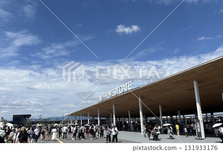 大阪世博會西門入口附近 大阪世博會西門入口附近 131933176