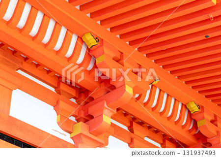 Eaves structure of traditional Japanese architecture Eaves structure of traditional Japanese architecture 131937493