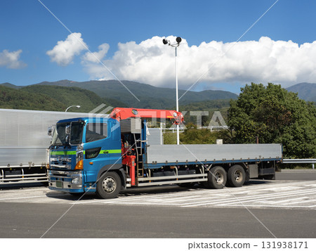 卡車用起重機 131938171