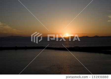 The setting sunset 131938860