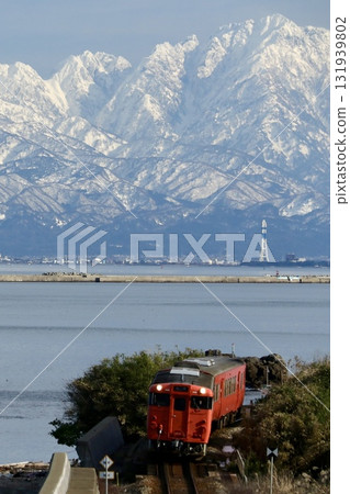 貫穿立山山脈和冰見線的KIHA40 131939802