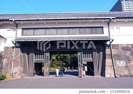 Former Edo Castle (Imperial Palace) Otemon Gate (Watari Yaguramon Gate) [Chiyoda Ward, Tokyo] 131940020