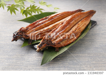 2條烤鰻魚 131940397