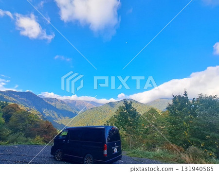 Mountain view 131940585