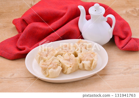 Shumai, simmered dumplings, 6 pieces on a plate. 131941763