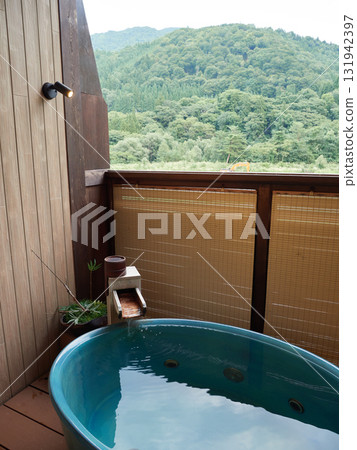 日本旅遊勝地酒店的私人露天浴池景觀 131942397