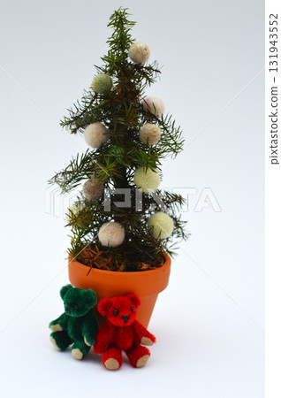 小聖誕樹和泰迪熊 131943552