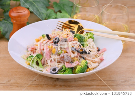 Department store style side dishes: lotus root, lotus root, lotus root and ham mayonnaise salad, root vegetable mayonnaise salad. Department store style side dishes: lotus root, lotus root, lotus root and ham mayonnaise salad, root vegetable mayonnaise salad. 131945753