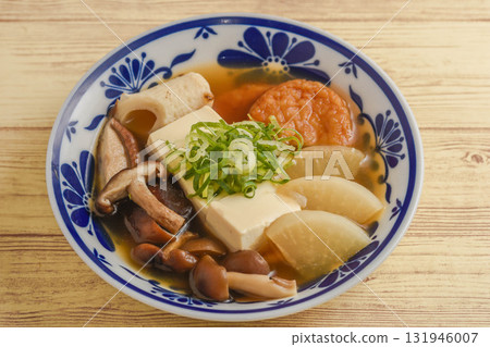 Simmered tofu, vegetables, and fish paste 131946007