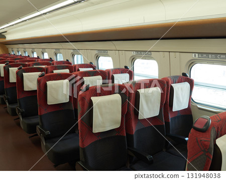 北陸新幹線列車內部座位景觀 131948038