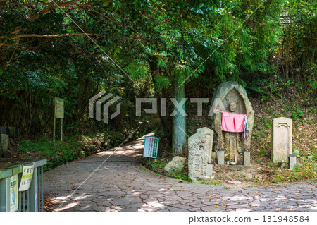 前往二條山的登山口（從大阪一側的萬葉之森出發的路線） 131948584