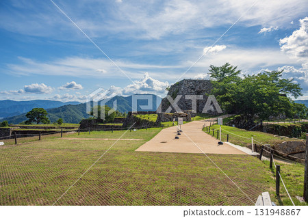 Takeda Castle Ninomaru, the castle in the sea of clouds Takeda Castle Ninomaru, the castle in the sea of clouds 131948867