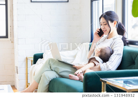 Working Mother 131948932