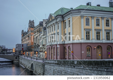 清晨安靜的河邊風景 131950062