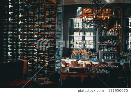 酒窖和酒吧 酒窖和酒吧 131950070
