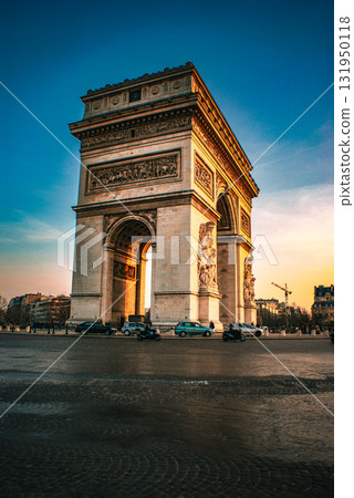 Arc de Triomphe in the square 131950118