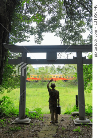 板羽田站和小湊鐵道的鳥居門 板羽田站和小湊鐵道的鳥居門 131950446