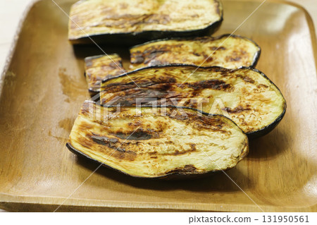 Fresh grilled eggplant, a Japanese autumn delicacy 131950561