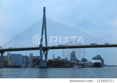 連接大阪港櫻島和天保山的Captain Line：從船上看到的阪神高速灣岸線天保山大橋 131950721