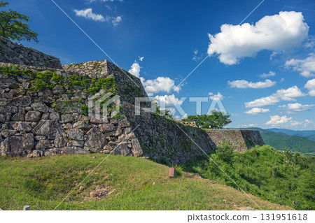 Takeda Castle, the castle in the sea of clouds, Honmaru stone wall 131951618