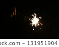 孩子的手放煙火 131951904