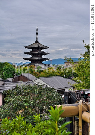 從高台寺眺望的五重塔（八坂塔） 131952061