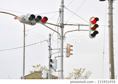 白熾燈泡和KED交通燈_02 131952459