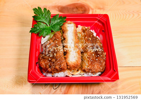 來源炸肉排碗 來源炸肉排碗 131952569
