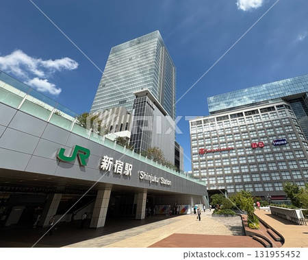 JR Shinjuku Station New South Exit 131955452