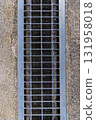 Grating 131958018