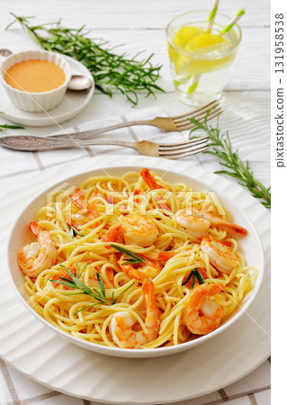 yummy spaghetti with shrimps in a white bowl 131958538