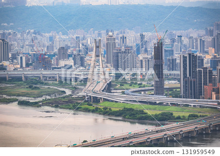 New North Bridge 131959549