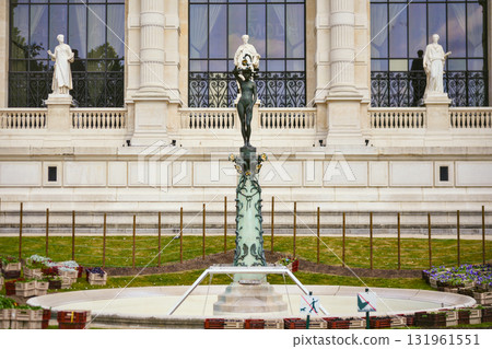 Elegant decorative fountain at Palais Galliera, Paris Fashion Museum courtyard Elegant decorative fountain at Palais Galliera, Paris Fashion Museum courtyard 131961551