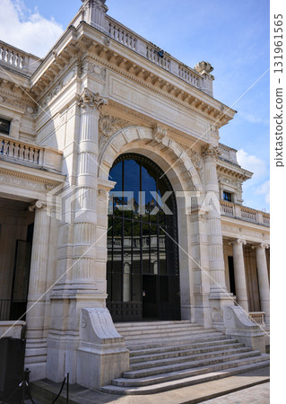 Grand arched entrance of fashion museum Grand arched entrance of fashion museum 131961565