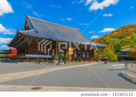Chion-in Temple Autumn leaves Chion-in Temple Autumn leaves 131963113