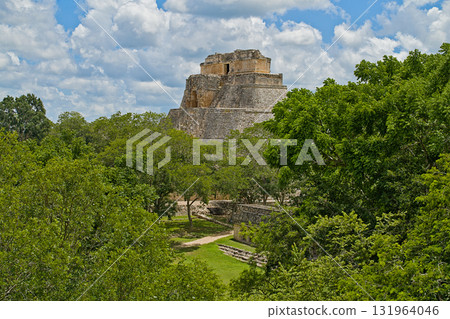 The Governors House in Uxmal 131964046
