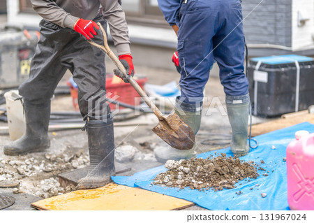 Chisel work, manual work, electric hammer, demolition hammer 131967024