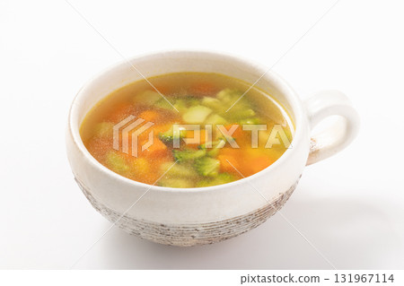 vegetable soup 131967114