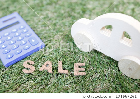 Image of car sales and price calculation. 131967261