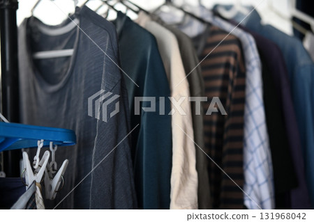 房間乾洗衣服 房間乾洗衣服 131968042