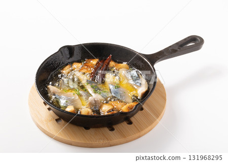 Pacific saury ajillo 131968295