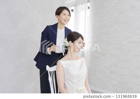 女士婚禮髮型 131968839