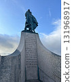 冰島雷克雅未克 Hallgrímskirkja 教堂內的 Leifur Eiríksson 青銅雕像。 131968917