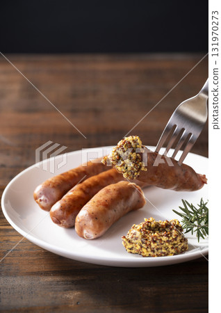 脆皮香腸佐全麥芥末 131970273