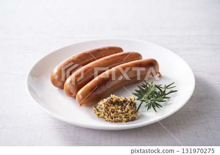 脆皮香腸佐全麥芥末 131970275