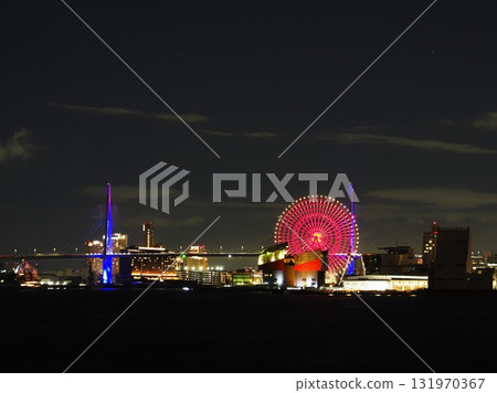 與摩天輪的夜景 與摩天輪的夜景 131970367