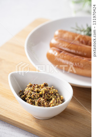 脆皮香腸佐全麥芥末 131970424