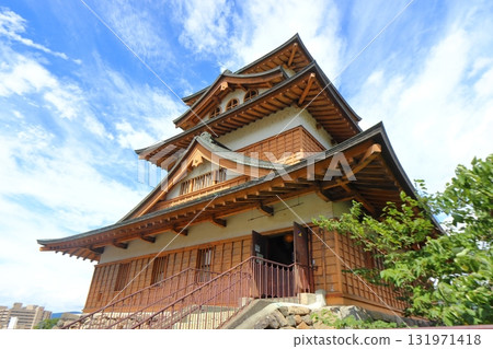 諏訪高島城天守閣正面（長野縣諏訪市） 131971418