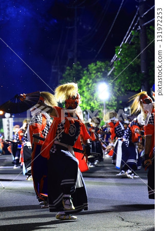 Warriors pulling a float 131972253