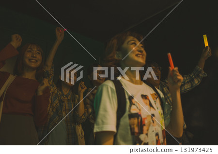 女生 女孩 女性 131973425